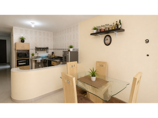 Casa de 9 alcobas en venta en La Magnolia, Madrid, 250 m² · foto 6 de 19