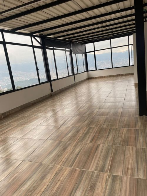 Local en arriendo en Cucaracho, Medellín, 104 m² · foto 2 de 14