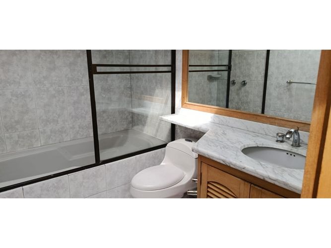 Apartamento de 3 alcobas en venta en La Calleja, Bogotá, 184 m² · foto 8 de 12