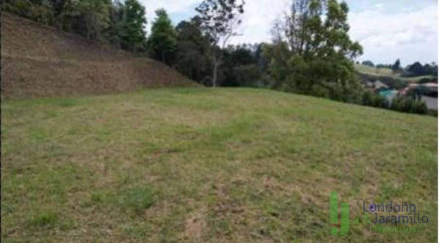 Lote en venta en Pantanillo, Envigado, 3648 m² · foto 3 de 8