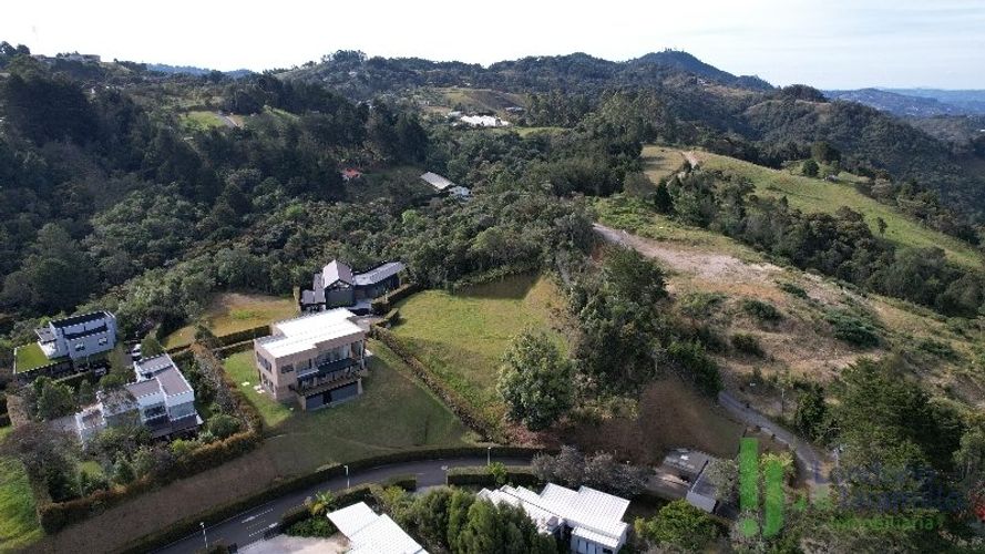 Lote en venta en Pantanillo, Envigado, 3648 m² · foto 5 de 8
