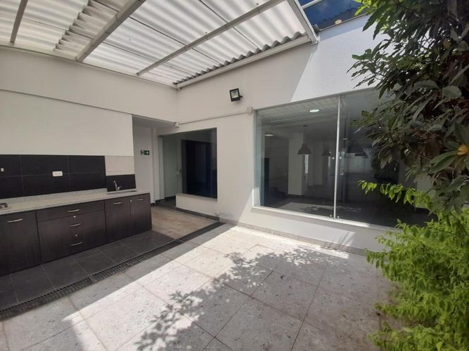 Casa de 7 alcobas en venta en La Castellana, Bogotá, 348 m² · foto 13 de 24