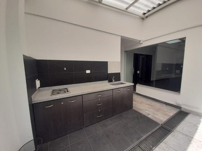 Casa de 7 alcobas en venta en La Castellana, Bogotá, 348 m² · foto 14 de 24