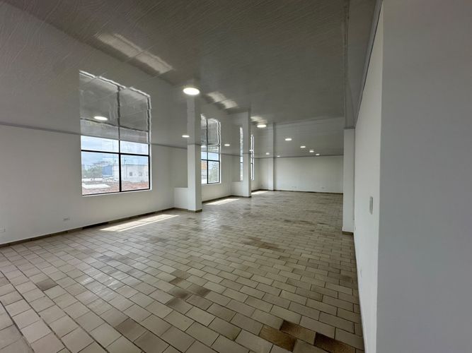 Oficina en arriendo en San Vicente, Cali, 167 m² · foto 3 de 17