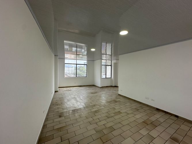 Oficina en arriendo en San Vicente, Cali, 167 m² · foto 9 de 17