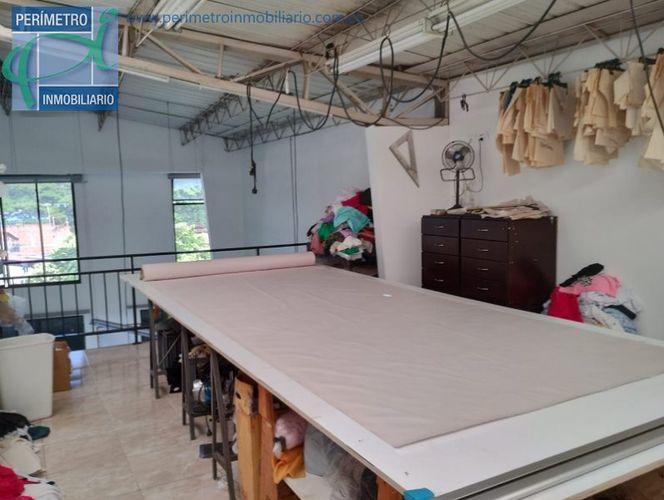Casa de 3 alcobas en venta en Santa Lucia, Medellín, 237 m² · foto 11 de 11