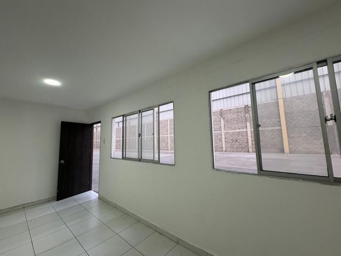 Bodega en arriendo en Las Estrellas, Barranquilla, 1960 m² · foto 10 de 11