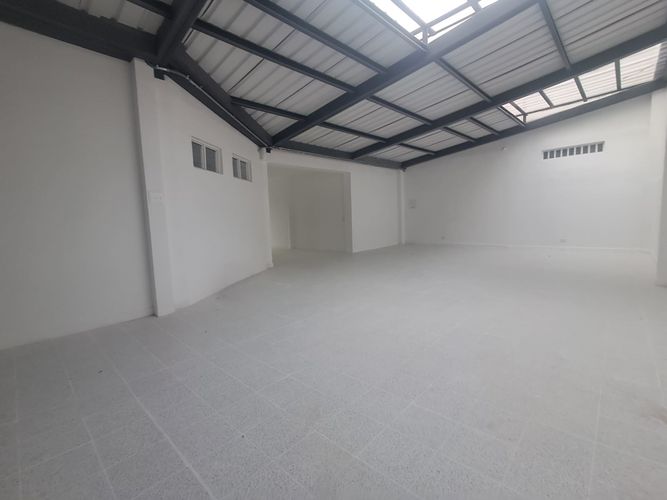 Local en arriendo en Los Angeles, Pereira, 220 m² · foto 2 de 10