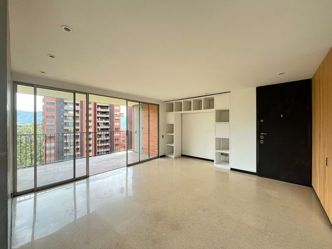 Apartamento de 2 alcobas en arriendo en El Poblado, Medellín, 180 m² · foto 2 de 19