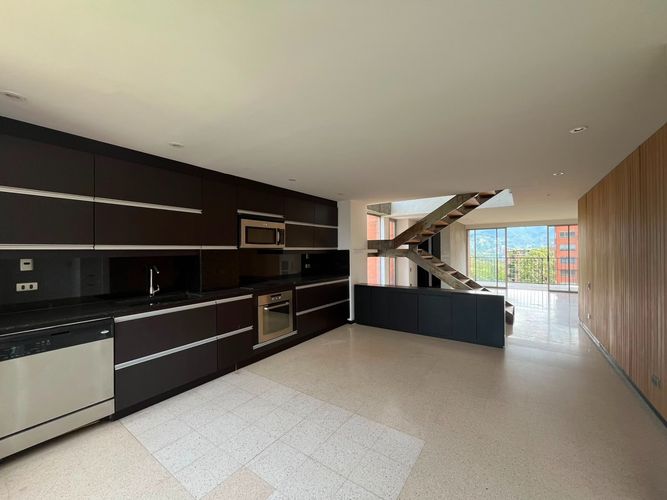 Apartamento de 2 alcobas en arriendo en El Poblado, Medellín, 180 m² · foto 7 de 19