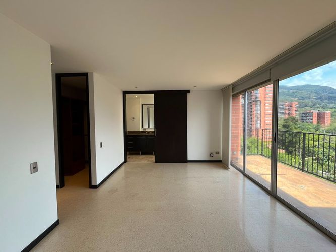 Apartamento de 2 alcobas en arriendo en El Poblado, Medellín, 180 m² · foto 14 de 19
