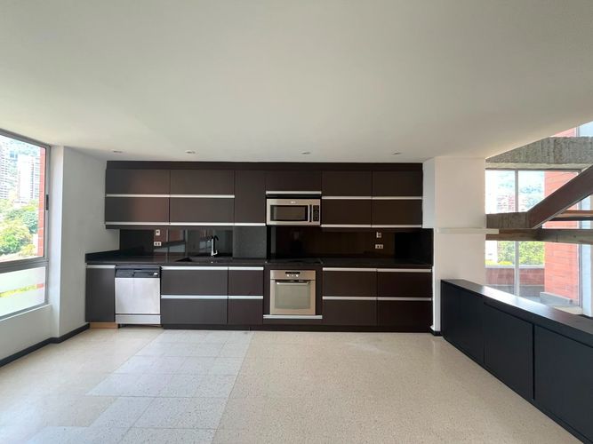 Apartamento de 2 alcobas en arriendo en El Poblado, Medellín, 180 m² · foto 16 de 19