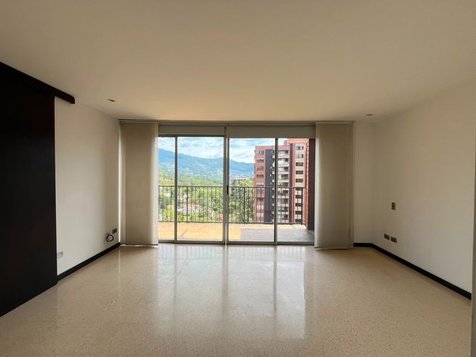 Apartamento de 2 alcobas en arriendo en El Poblado, Medellín, 180 m² · foto 5 de 19