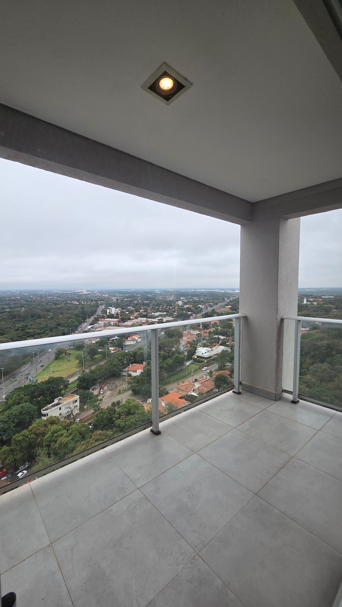 VENDO EXCLUSIVO DEPARTAMENTO DE LUJO EN MBURUCUYA, EDIFICIO THE FOREST! — foto 3
