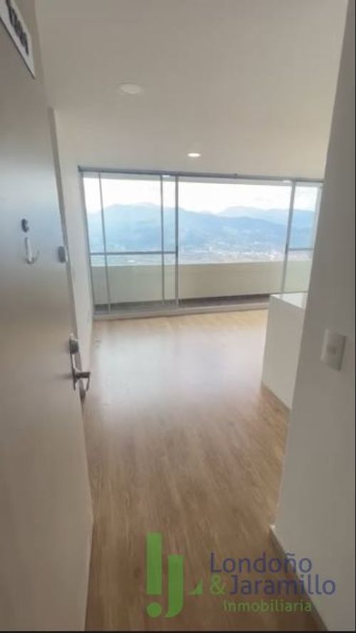 Apartamento de 3 alcobas en venta en Las Lomitas, Sabaneta, 69 m² · foto 2 de 11
