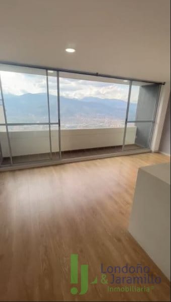 Apartamento de 3 alcobas en venta en Las Lomitas, Sabaneta, 69 m² · foto 3 de 11