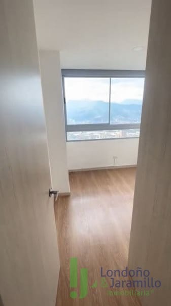 Apartamento de 3 alcobas en venta en Las Lomitas, Sabaneta, 69 m² · foto 10 de 11