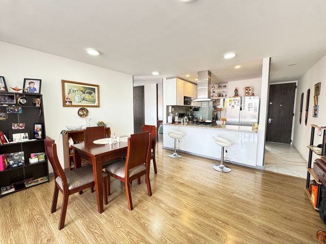 Apartamento de 3 alcobas en venta en Cedritos, Bogotá, 100 m² · foto 3 de 23