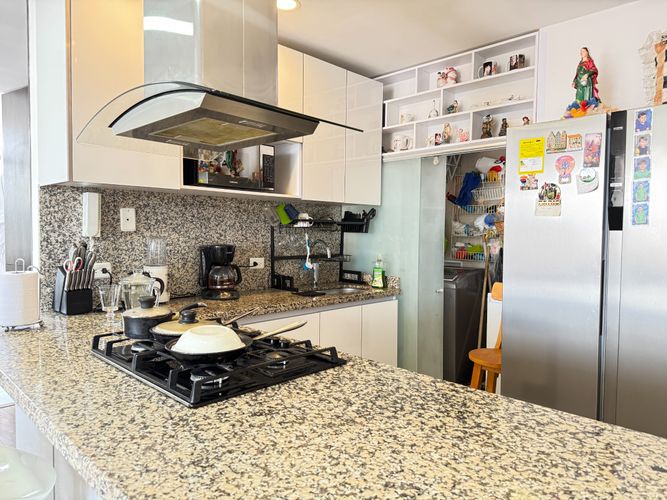 Apartamento de 3 alcobas en venta en Cedritos, Bogotá, 100 m² · foto 5 de 23