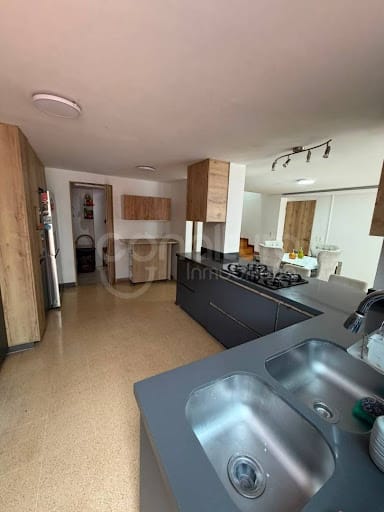 Apartamento de 3 alcobas en arriendo en Los Parra, Medellín, 127 m² · foto 2 de 13