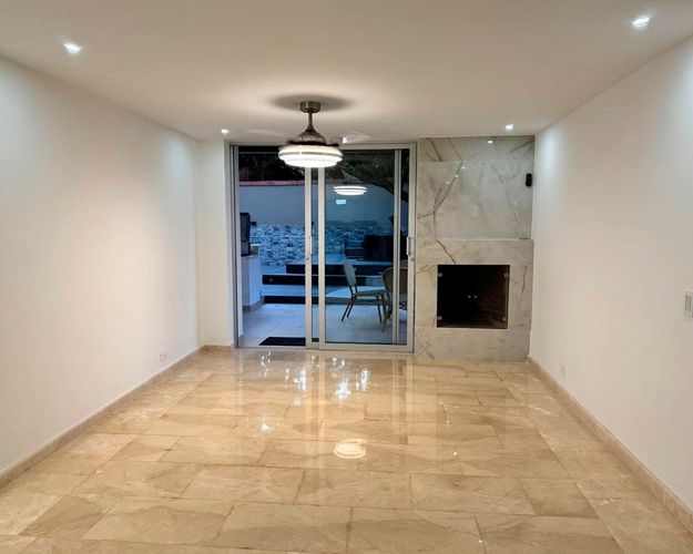 Casa de 4 alcobas en arriendo en El Poblado, Medellín, 334 m² · foto 8 de 17