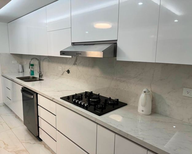 Casa de 4 alcobas en arriendo en El Poblado, Medellín, 334 m² · foto 7 de 17
