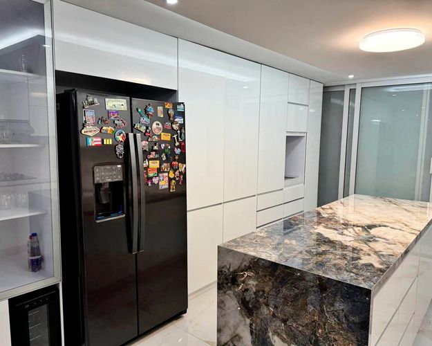 Casa de 4 alcobas en arriendo en El Poblado, Medellín, 334 m² · foto 16 de 17