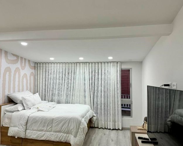 Casa de 4 alcobas en arriendo en El Poblado, Medellín, 334 m² · foto 10 de 17