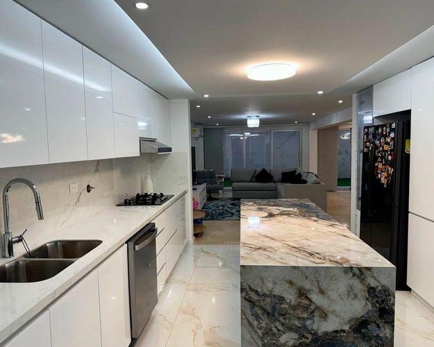 Casa de 4 alcobas en arriendo en El Poblado, Medellín, 334 m² · foto 11 de 17