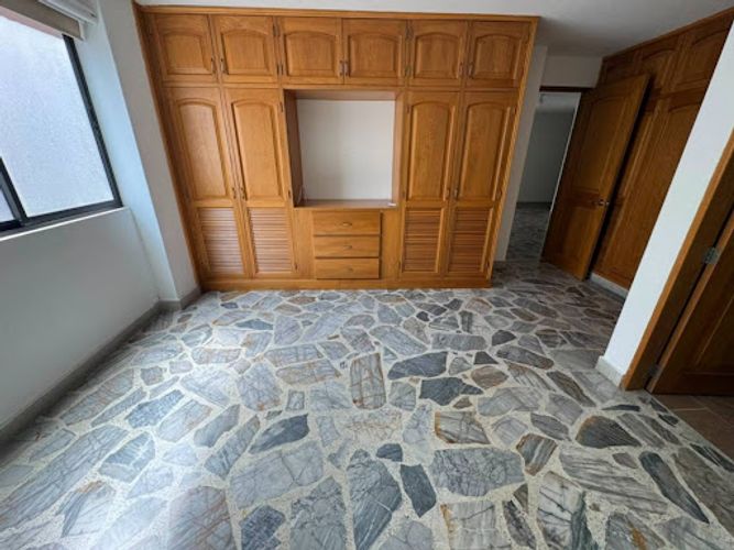 Apartamento de 3 alcobas en arriendo en Laureles, Medellín, 130 m² · foto 6 de 17