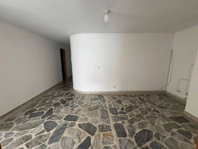 Apartamento de 3 alcobas en arriendo en Laureles, Medellín, 130 m² · foto 9 de 17