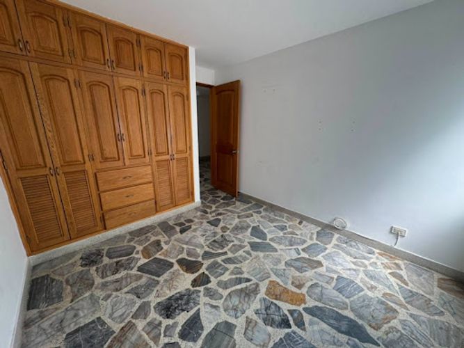 Apartamento de 3 alcobas en arriendo en Laureles, Medellín, 130 m² · foto 16 de 17