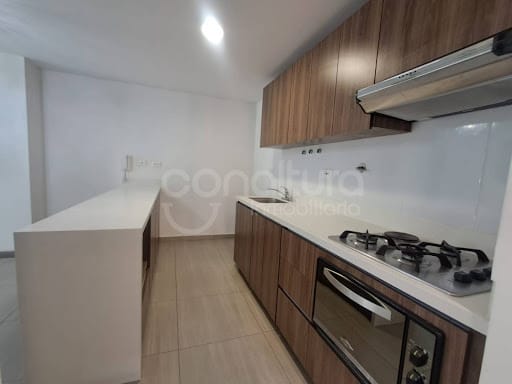 Apartamento de 3 alcobas en arriendo en Loma De San Jose, Sabaneta, 98 m² · foto 1 de 21
