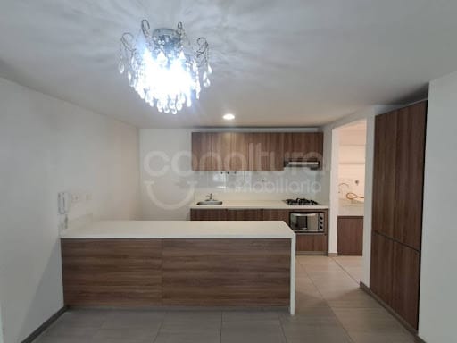 Apartamento de 3 alcobas en arriendo en Loma De San Jose, Sabaneta, 98 m² · foto 3 de 21