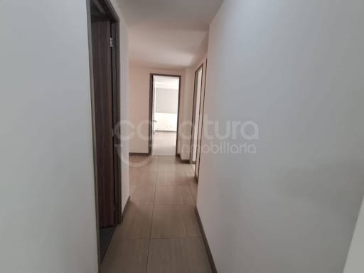 Apartamento de 3 alcobas en arriendo en Loma De San Jose, Sabaneta, 98 m² · foto 6 de 21