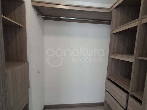 Apartamento de 3 alcobas en arriendo en Loma De San Jose, Sabaneta, 98 m² · foto 15 de 21