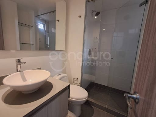 Apartamento de 3 alcobas en arriendo en Loma De San Jose, Sabaneta, 98 m² · foto 16 de 21