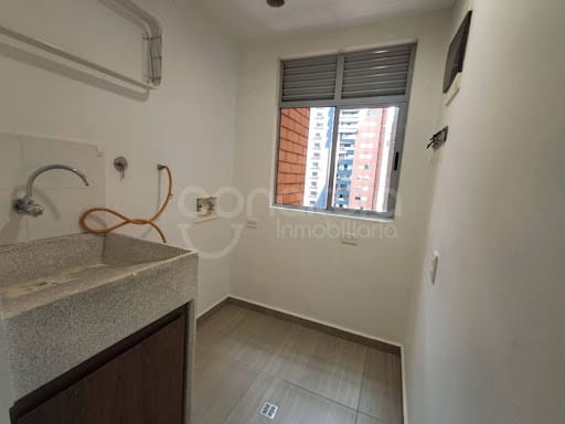 Apartamento de 3 alcobas en arriendo en Loma De San Jose, Sabaneta, 98 m² · foto 18 de 21