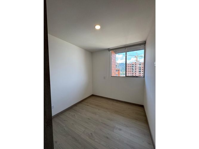 Apartamento en venta en Zona Industrial No. 1, Itagüí · foto 8 de 13