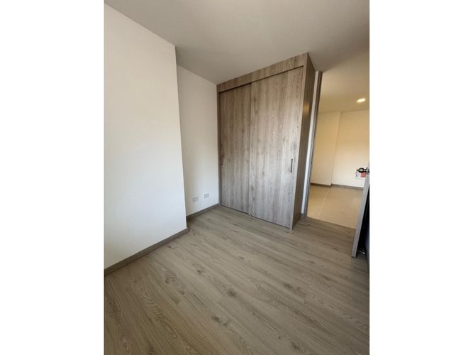 Apartamento en venta en Zona Industrial No. 1, Itagüí · foto 9 de 13