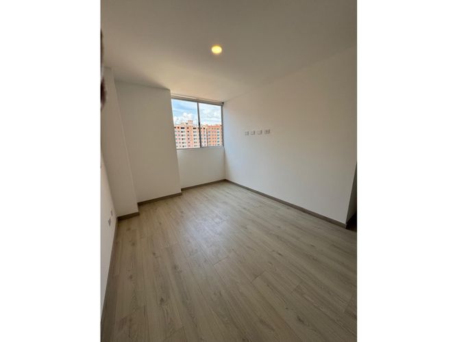 Apartamento en venta en Zona Industrial No. 1, Itagüí · foto 10 de 13