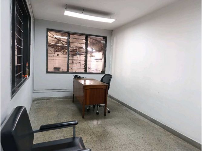 Bodega en venta en La Esmeralda, Itagüí, 2000 m² · foto 13 de 17