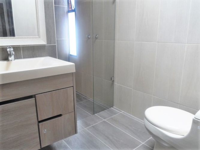 Casa de 3 alcobas en arriendo en El Poblado, Medellín, 280 m² · foto 16 de 16