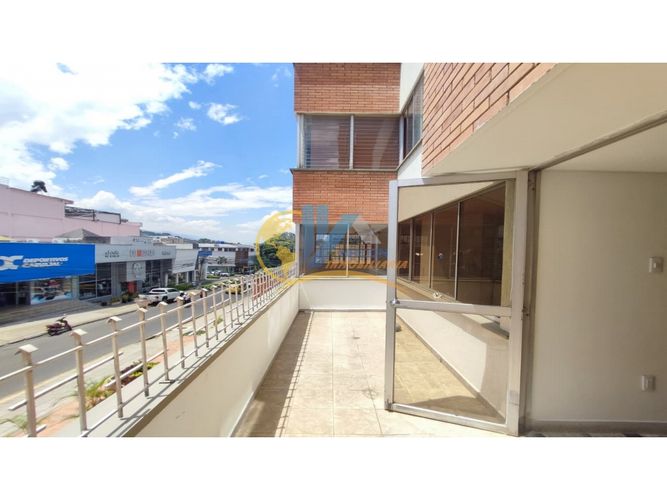Apartamento de 4 alcobas en venta en Cabecera Del Llano, Bucaramanga, 182 m² · foto 3 de 24