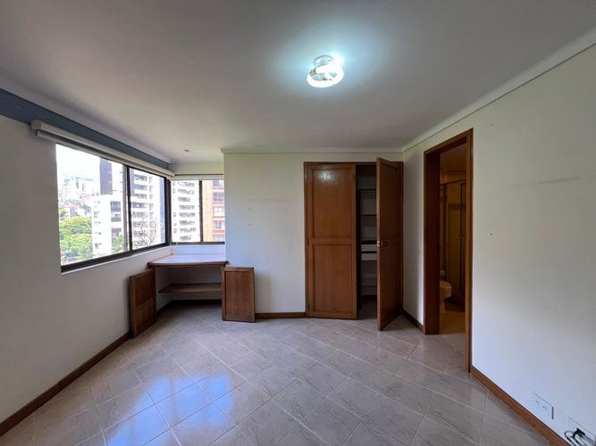 Apartamento de 4 alcobas en venta en El Poblado, Medellín, 230 m² · foto 7 de 16