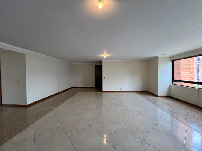 Apartamento de 4 alcobas en venta en El Poblado, Medellín, 230 m² · foto 10 de 16
