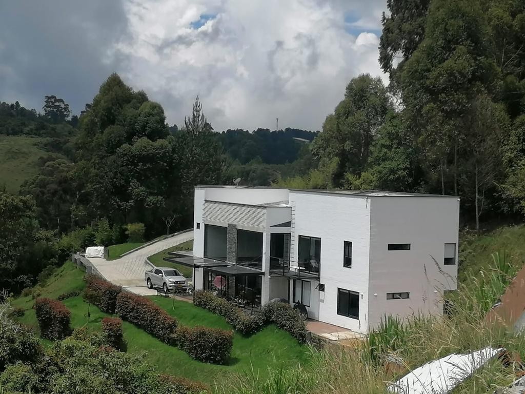 Casa en venta en Las Palmas, Envigado · foto 2 de 13
