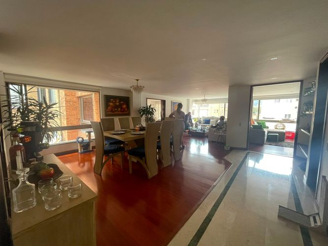 Apartamento de 3 alcobas en venta en Santa Barbara, Bogotá, 230 m² · foto 4 de 8