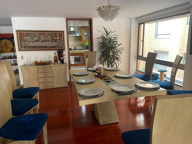 Apartamento de 3 alcobas en venta en Santa Barbara, Bogotá, 230 m² · foto 5 de 8