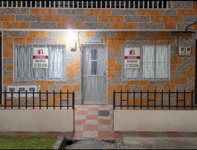 Casa de 5 alcobas en venta en Belén, Medellín, 120 m² · foto 2 de 11